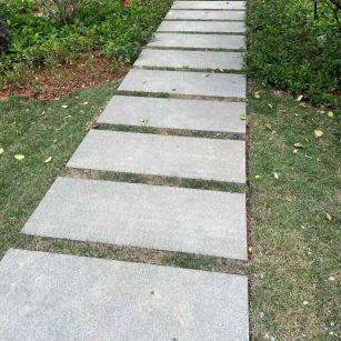 株洲 芝麻黑小区踏步、汀步石铺装效果