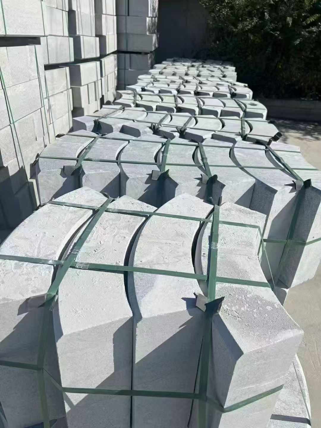 株洲 芝麻灰弧形路沿石